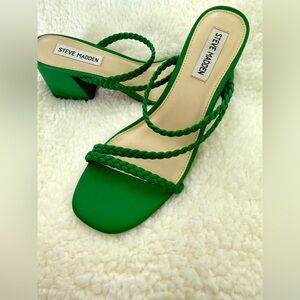 STEVE MADDEN GREEN CHUNKY HEELS